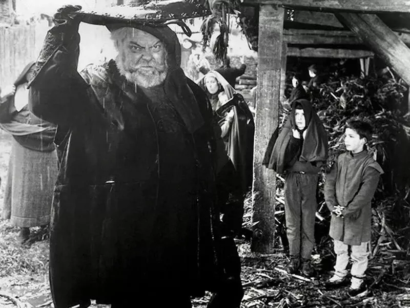 Falstaff_Glocken_um_Mitternacht_01.webp