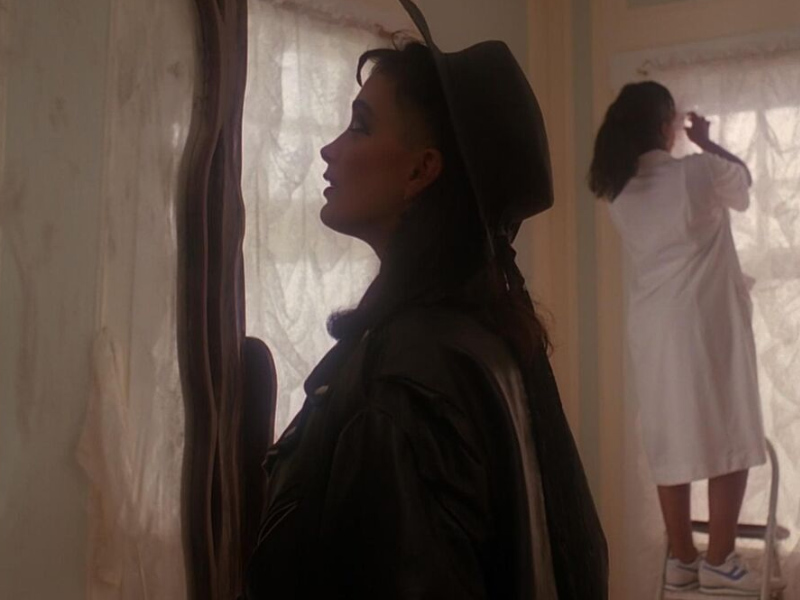 Mirror_Mirror_1990_01.jpg