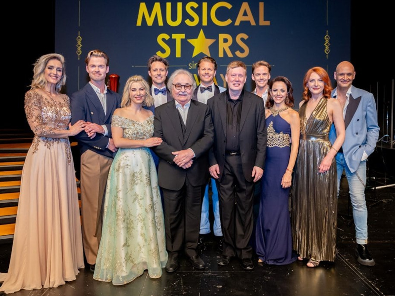 Musicalstars_singen_Levay_01.jpg