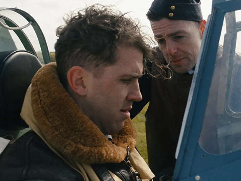 Spitfire_Over_Berlin_01.jpg