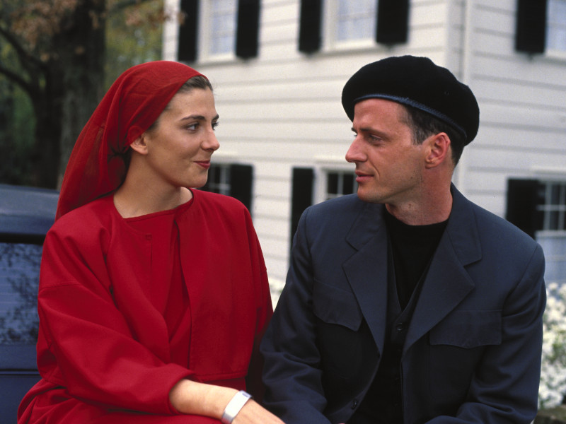 The-Handmaids-Tale-01.jpg