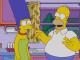 Homer mit den Fingerhänden