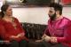 Herr Glööckler beim Zeitungs-Interview